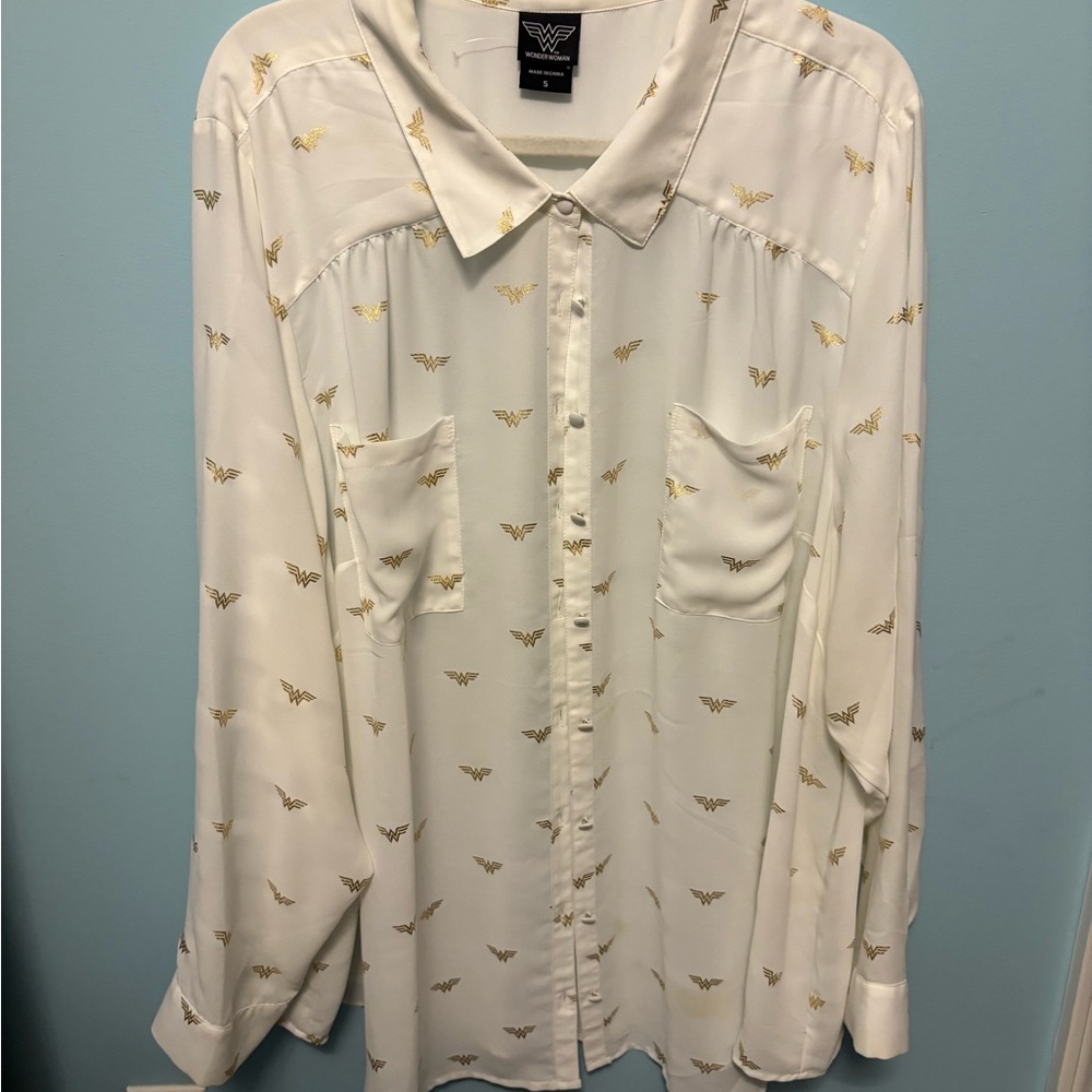 White Button-Up Georgette Shirt with Gold Wonder Woman Accents Torrid 6x